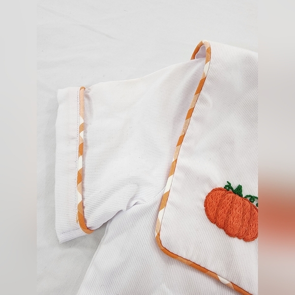 NWT Camellia City Unisex Pumpkin Embroidered Baby Outfit, Sz 3T - Picture 5 of 15
